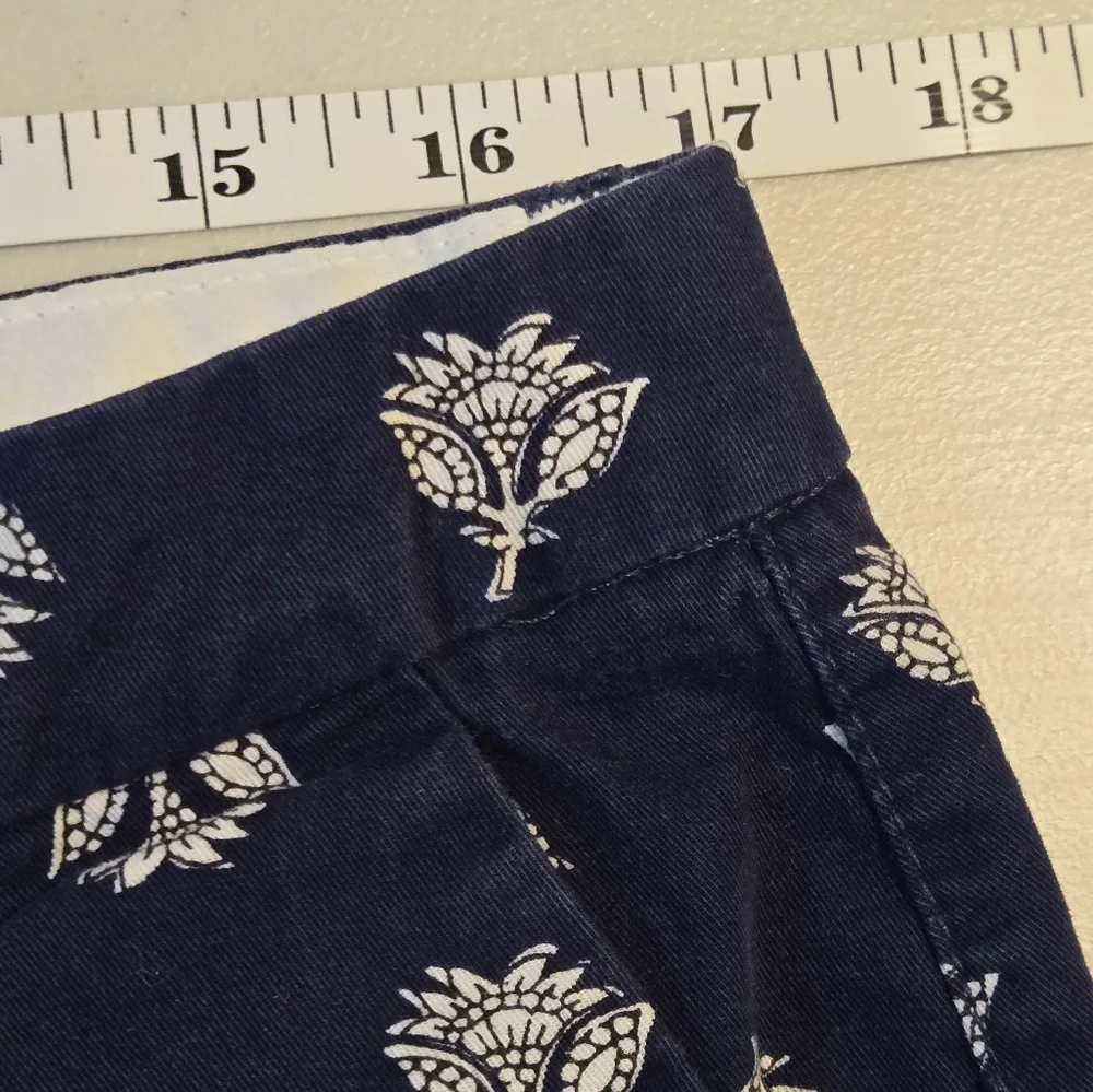 Old Navy Floral Print Shorts Navy Cream Size 10